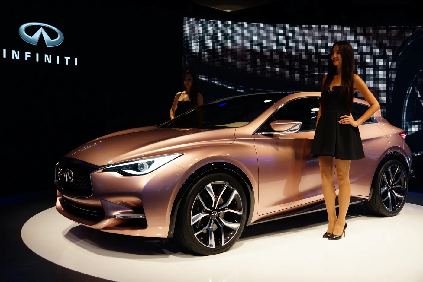 Infiniti Q30. Japończycy inwestują i budują w Wielkiej Brytanii