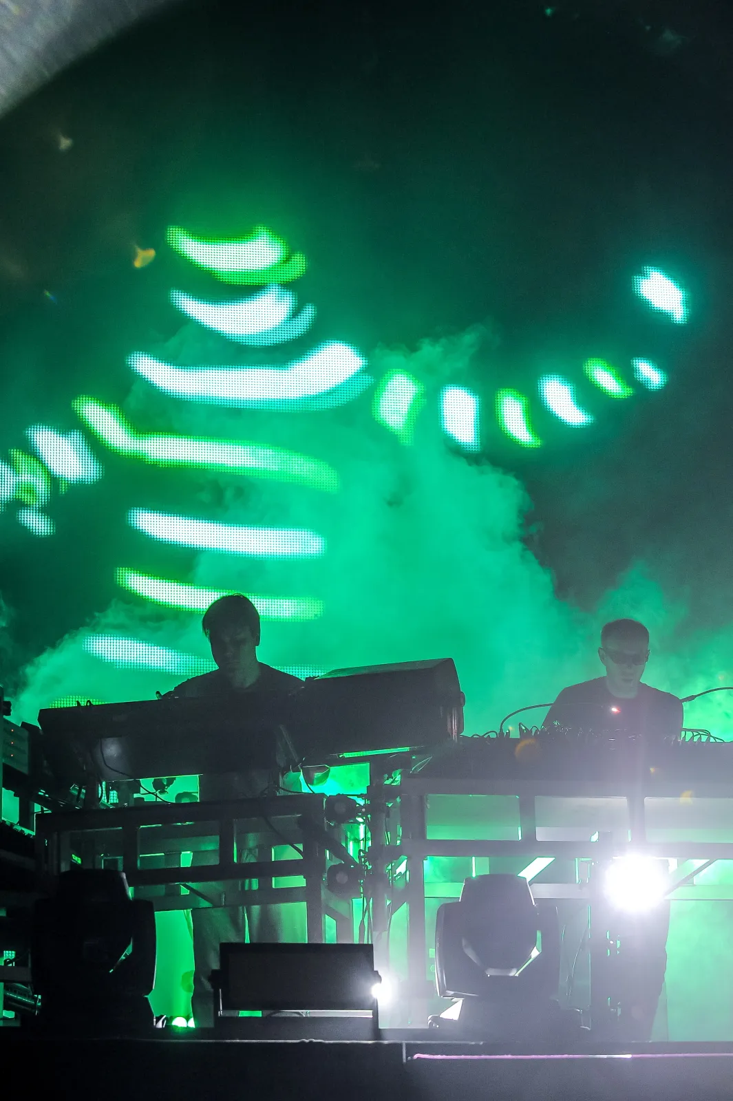 7870333-the-chemical-brothers.jpg