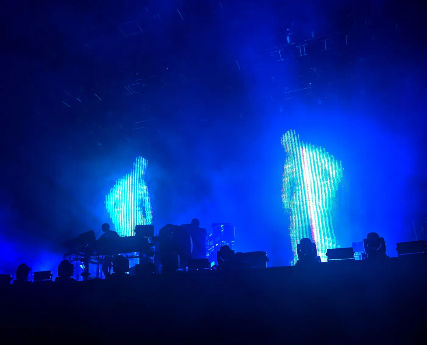 7870363-the-chemical-brothers.jpg