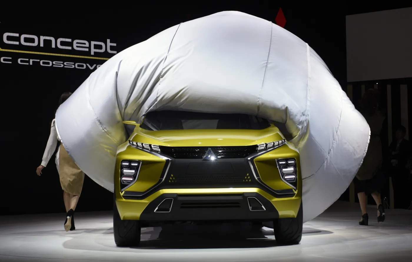 8368490-mitsubishi-ex-concept.jpg