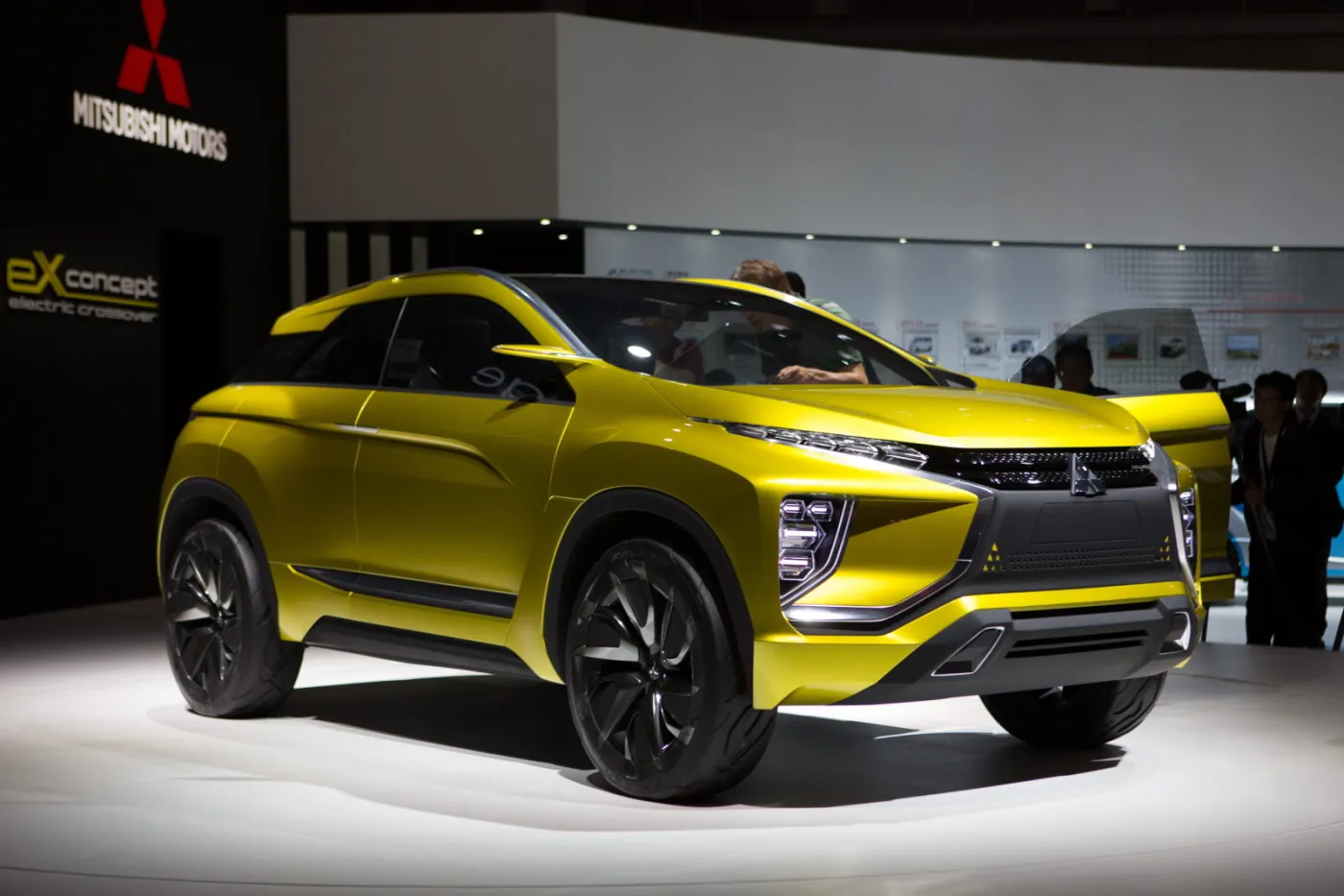 8368156-mitsubishi-ex-concept.jpg