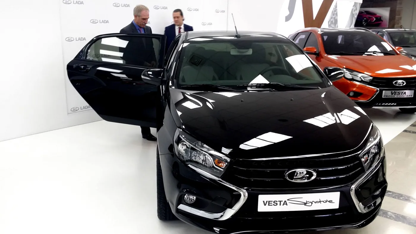 8393085-lada-vesta-signature.jpg