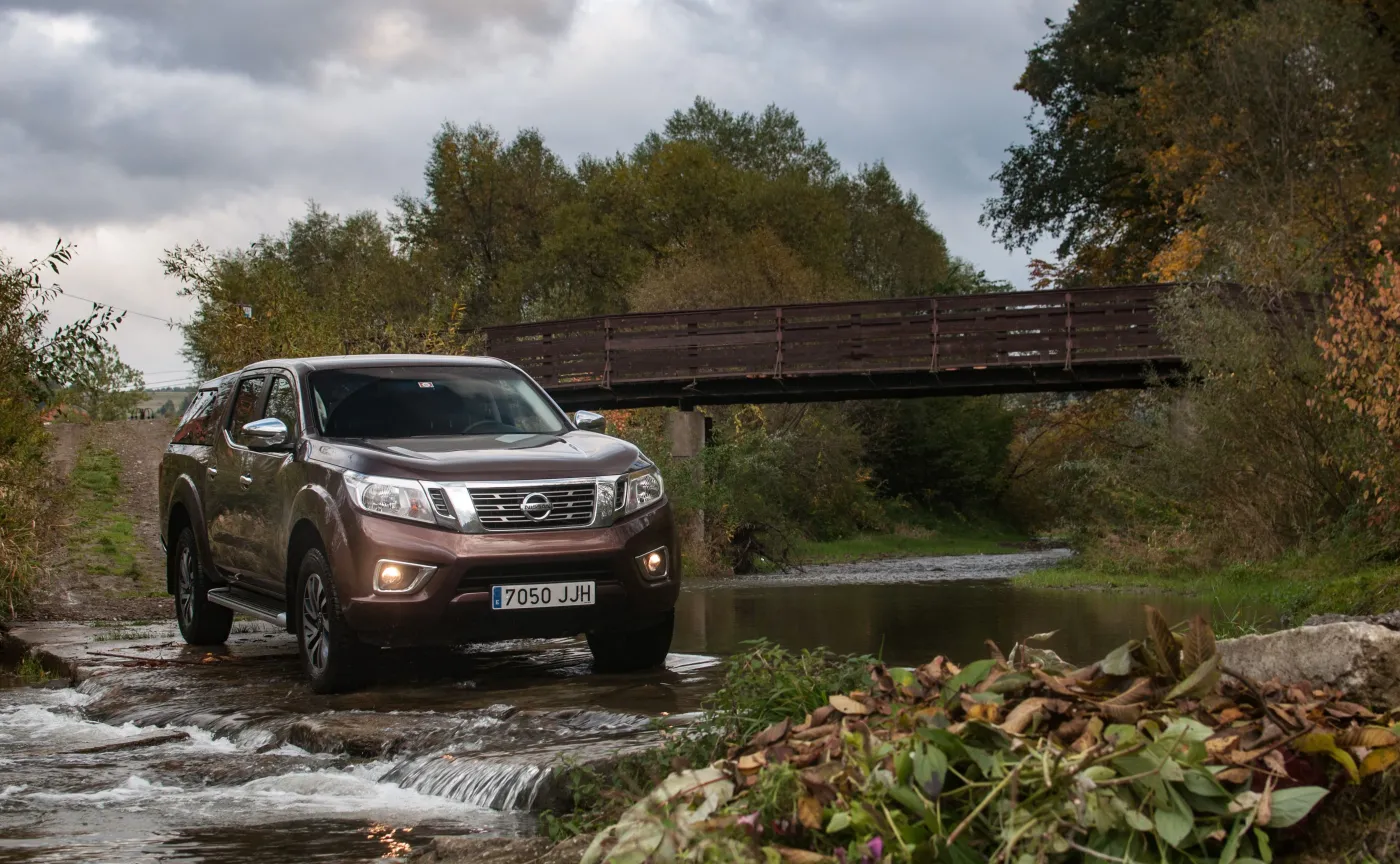 8472576-nissan-np300-navara.jpg