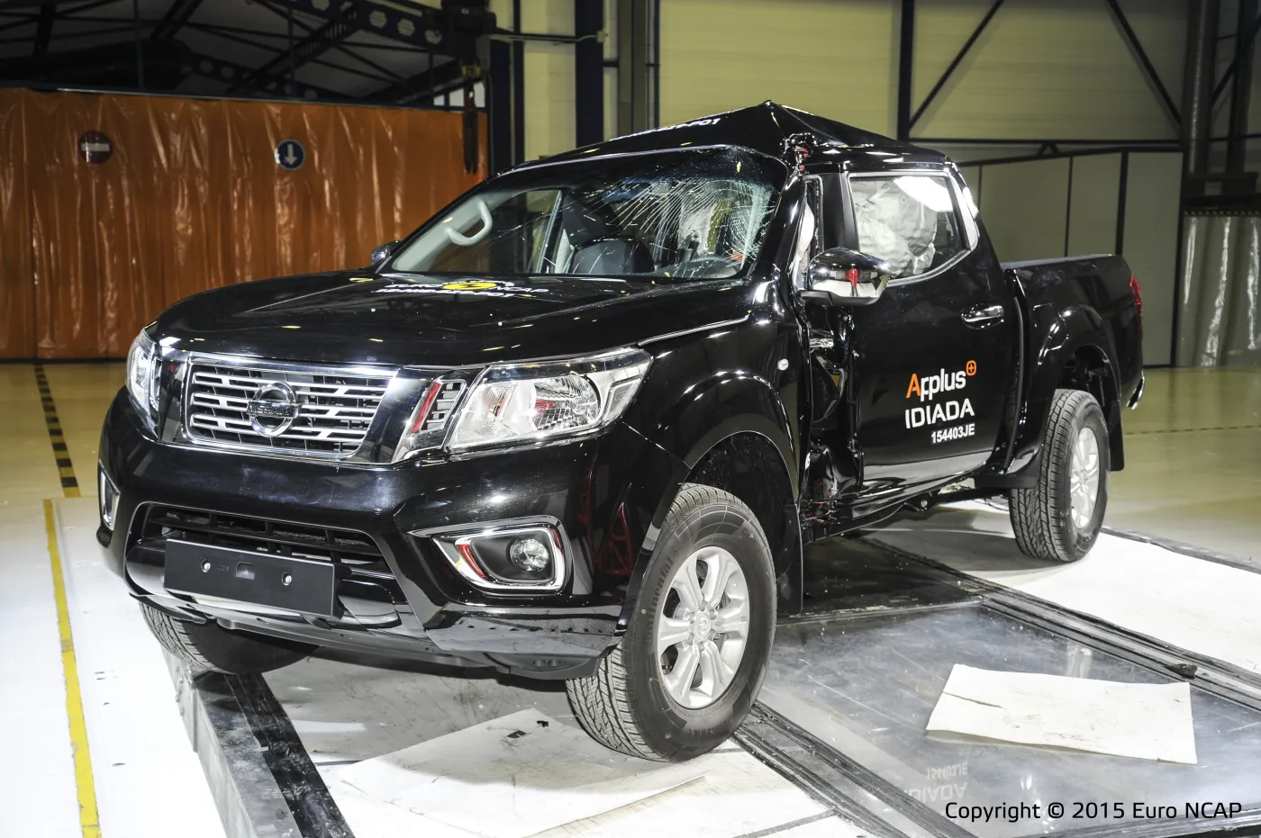 8501736-nissan-np300-navara.jpg