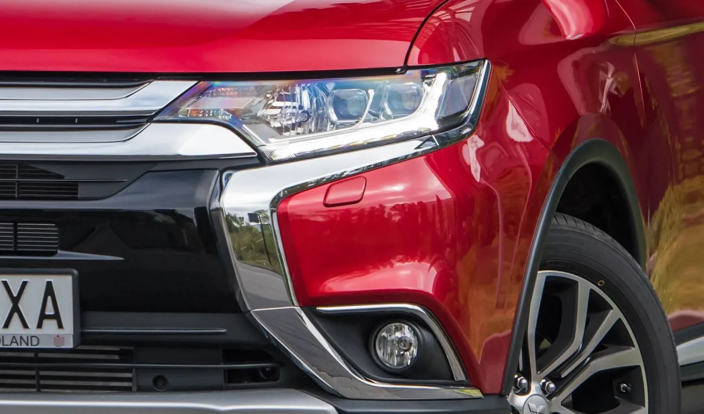 8268793-mitsubishi-outlander.jpg