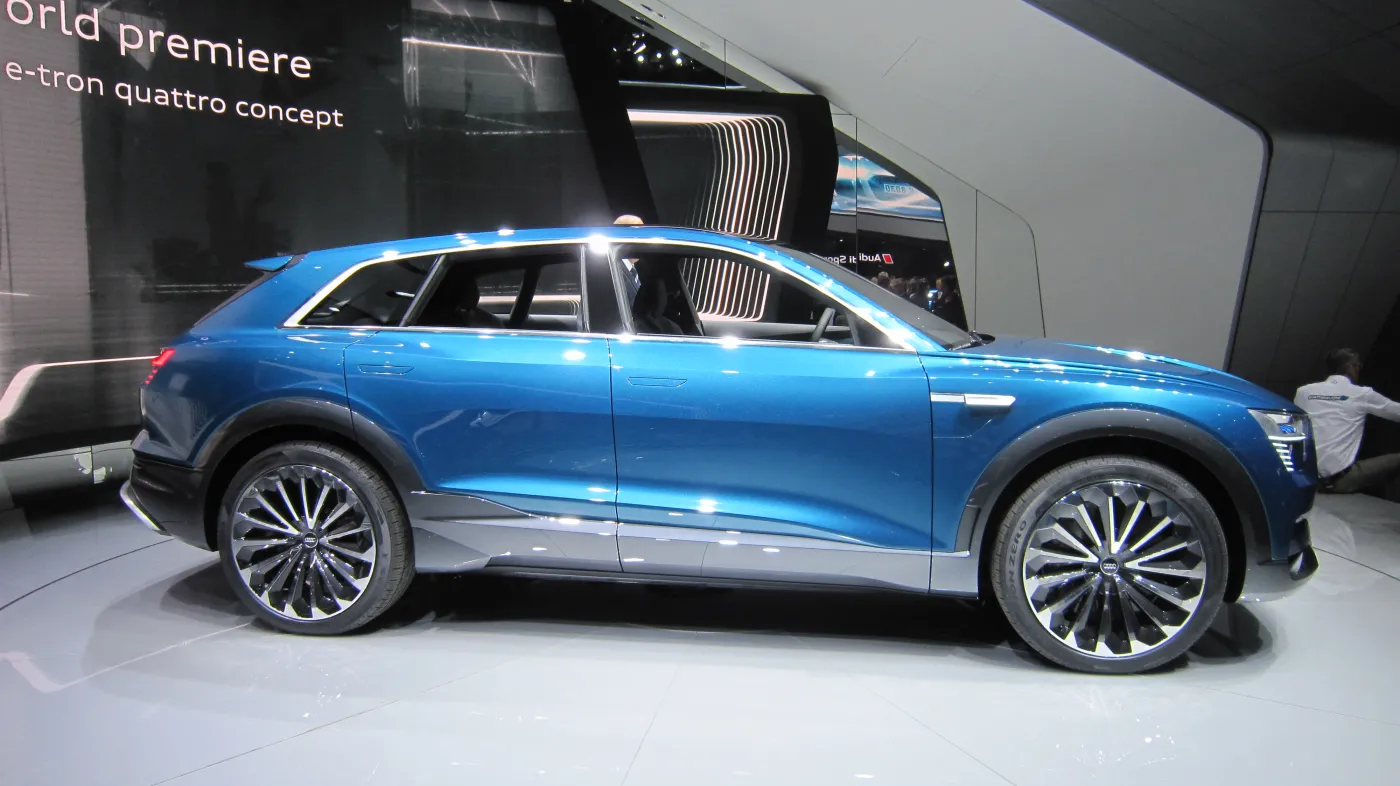 8282264-audi-e-tron-quattro.jpg