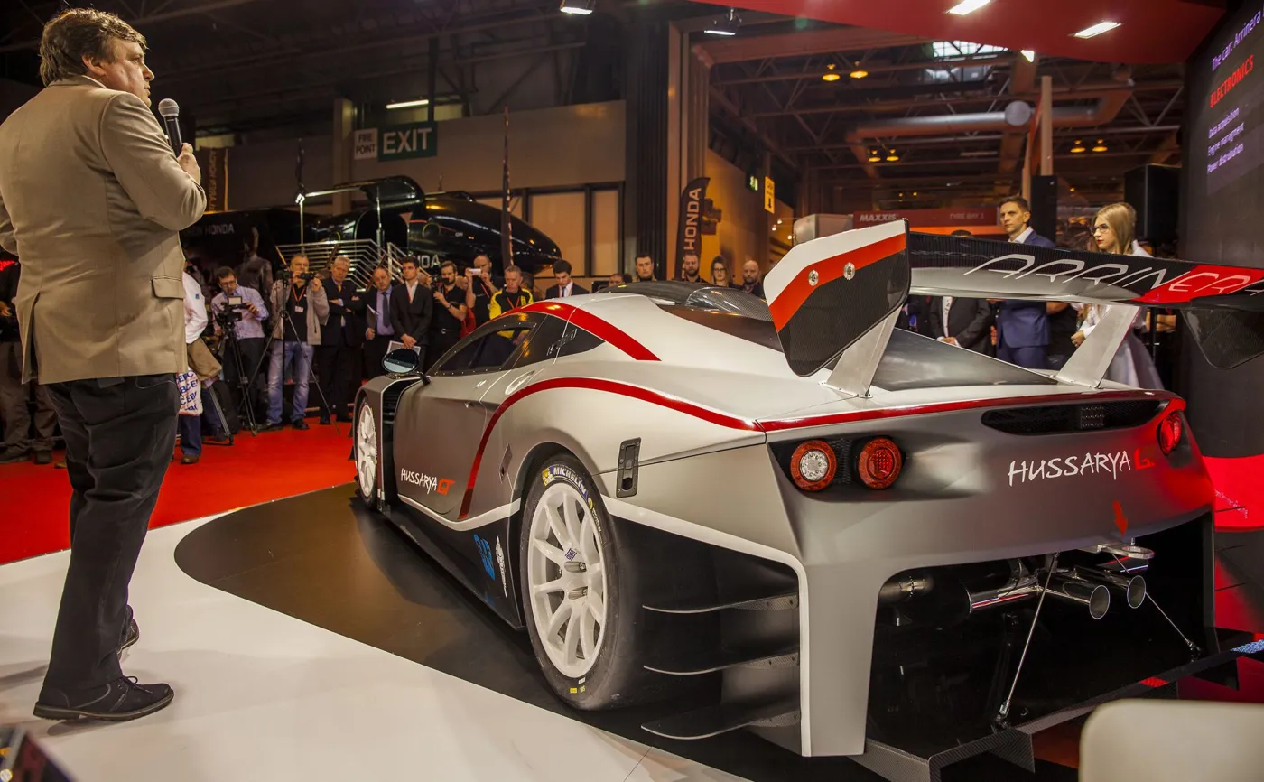 8636965-arrinera-hussarya-gt.jpg