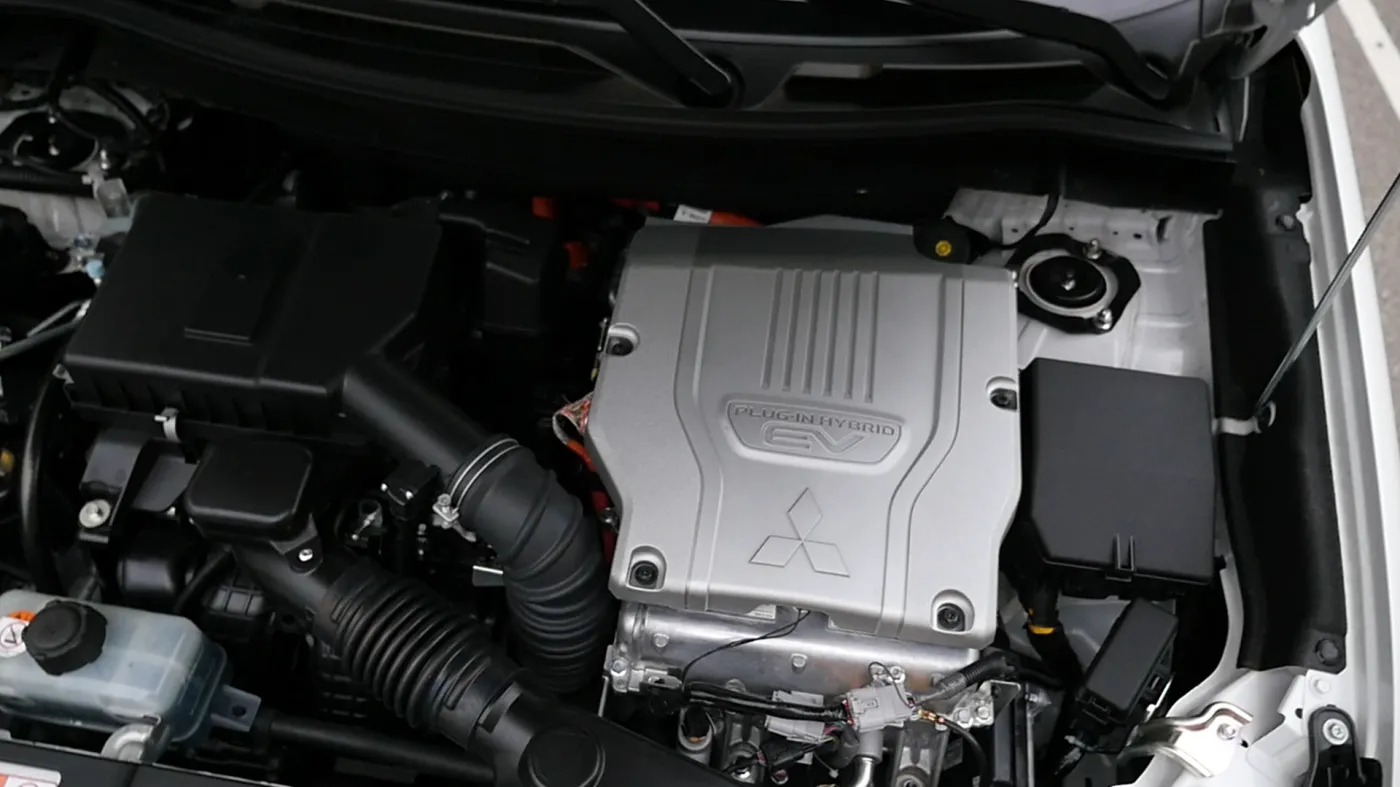 8185980-mitsubishi-outlander.jpg