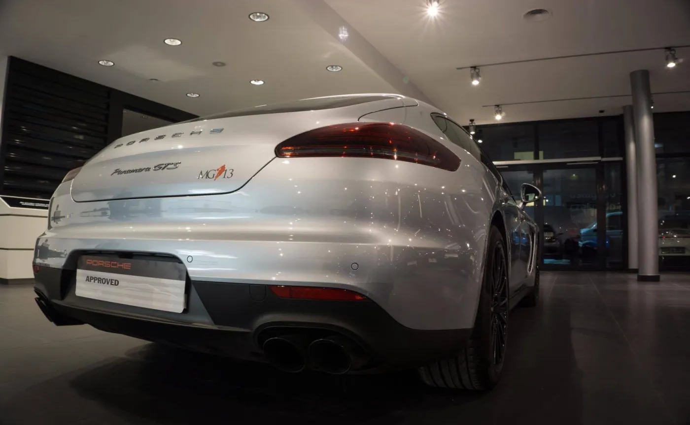 8674822-porsche-panamera-gts.jpg