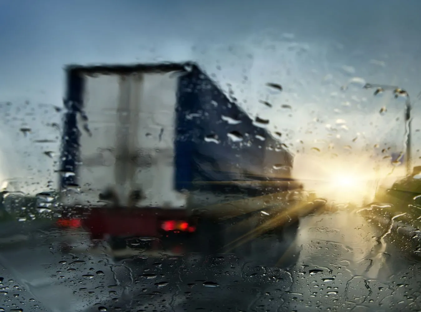 Rozpędzony TIR jak kupa złomu. Zginęło dziecko