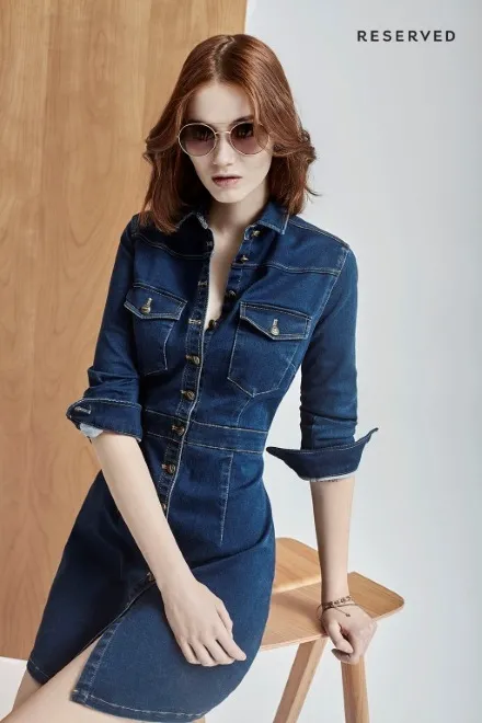 8706755-reserved-retro-chic.jpg