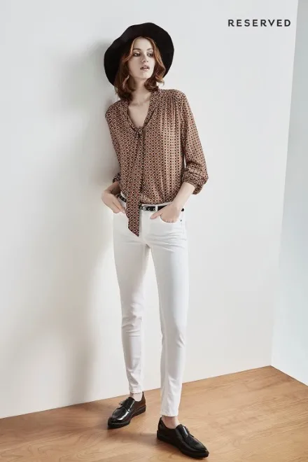 8706891-reserved-retro-chic.jpg