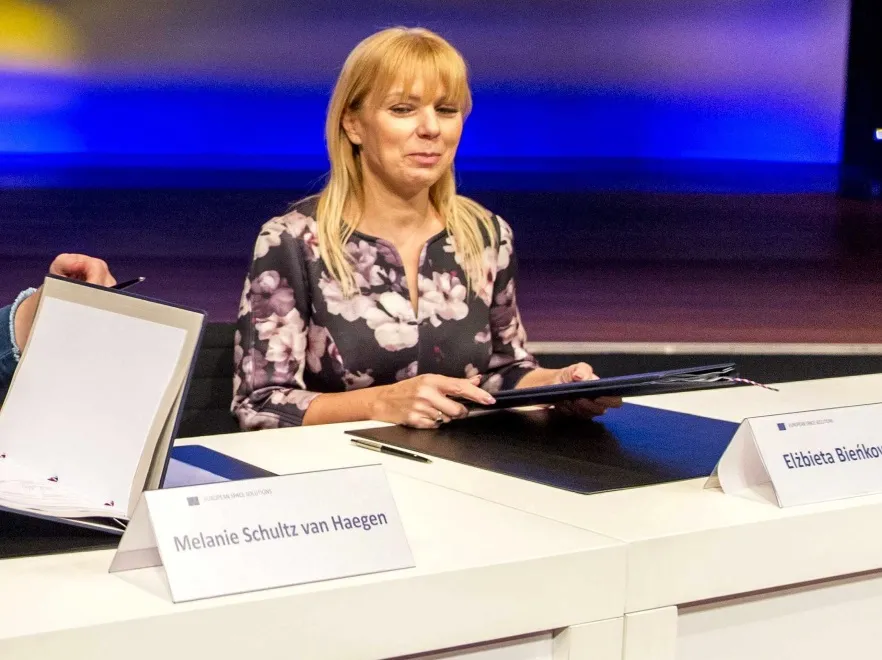 9095078-elzbieta-bienkowska.jpg