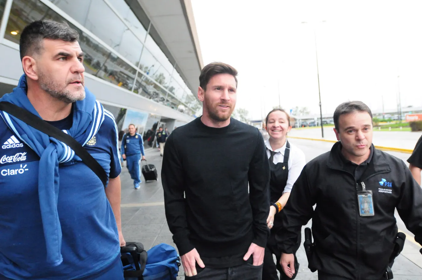 Lionel Messi (w środku)