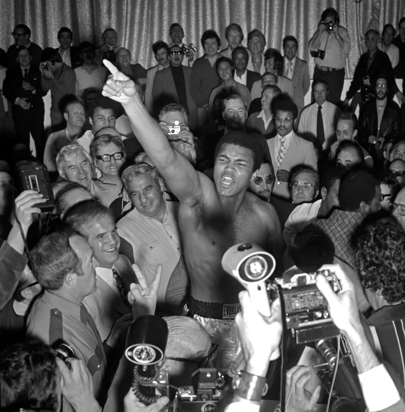 9118009-muhammad-ali-nie-zyje.jpg