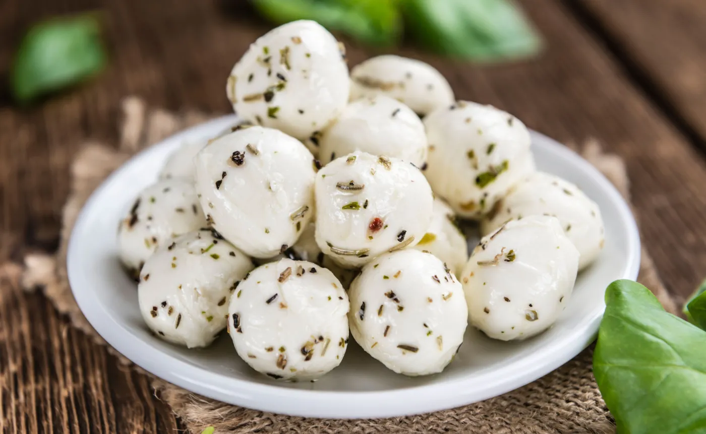 Mozzarella z ziołami