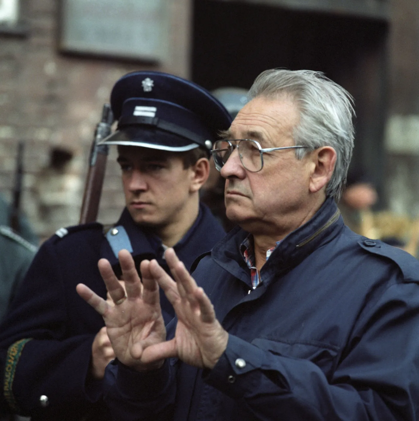 9516262-pazdziernik-1989-roku.jpg