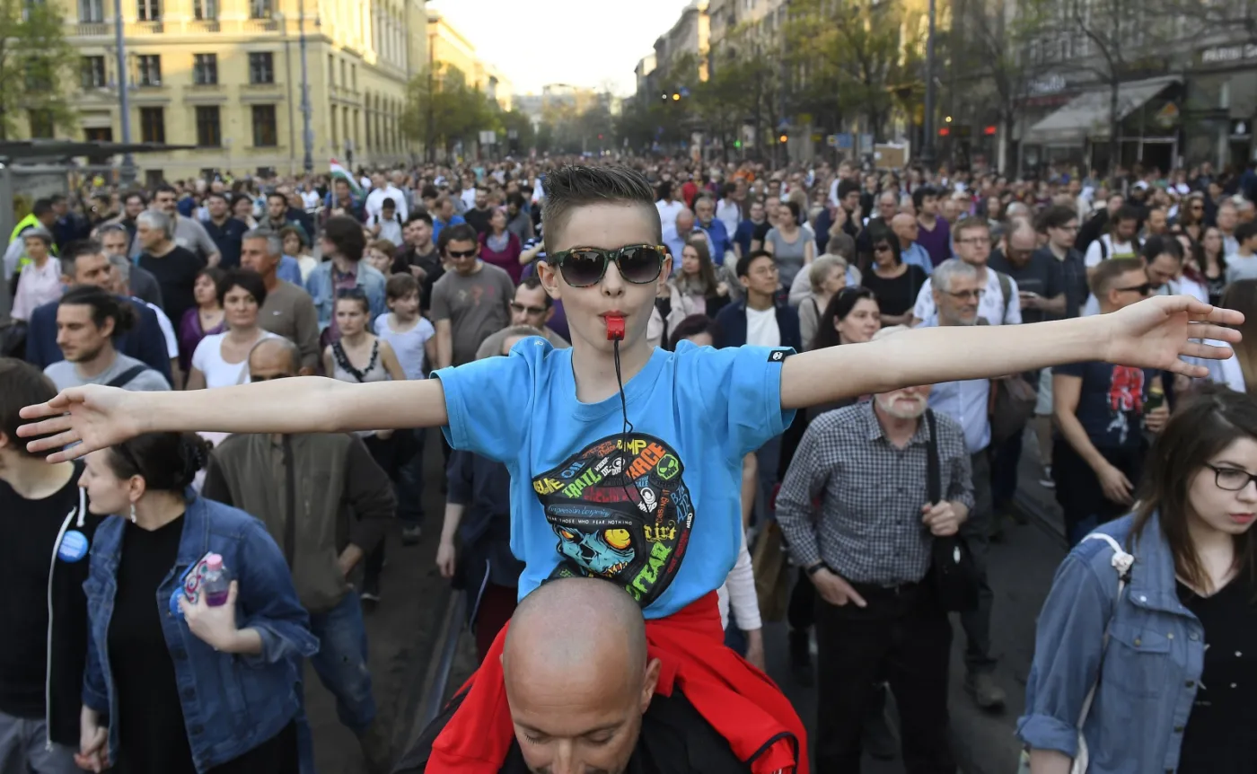 10028863-protest-na-wegrzech.jpg