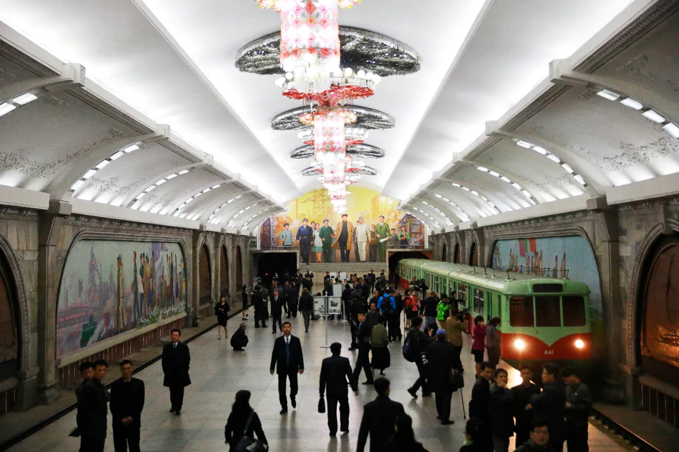 10066281-metro-w-pjongjangu.jpg