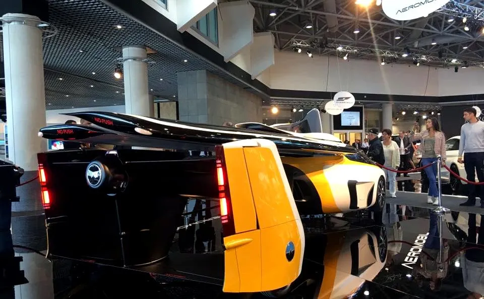 10083785-aeromobil-flying-car.jpg