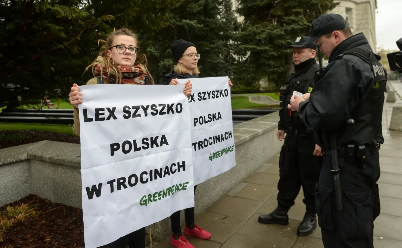 10100176-policja-i-ekolodzy.jpg