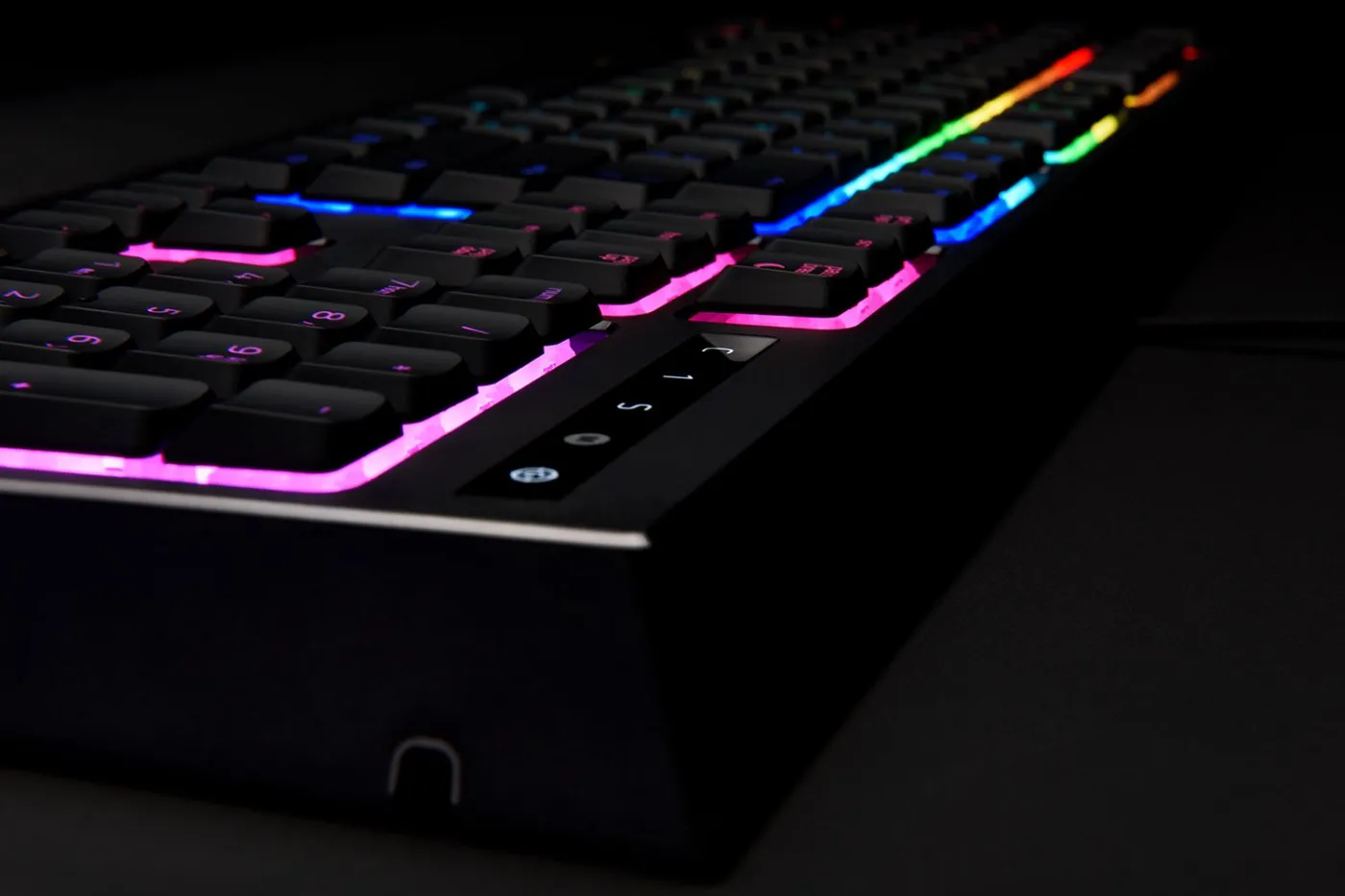 9869158-razer-ornata-hybrid.jpg