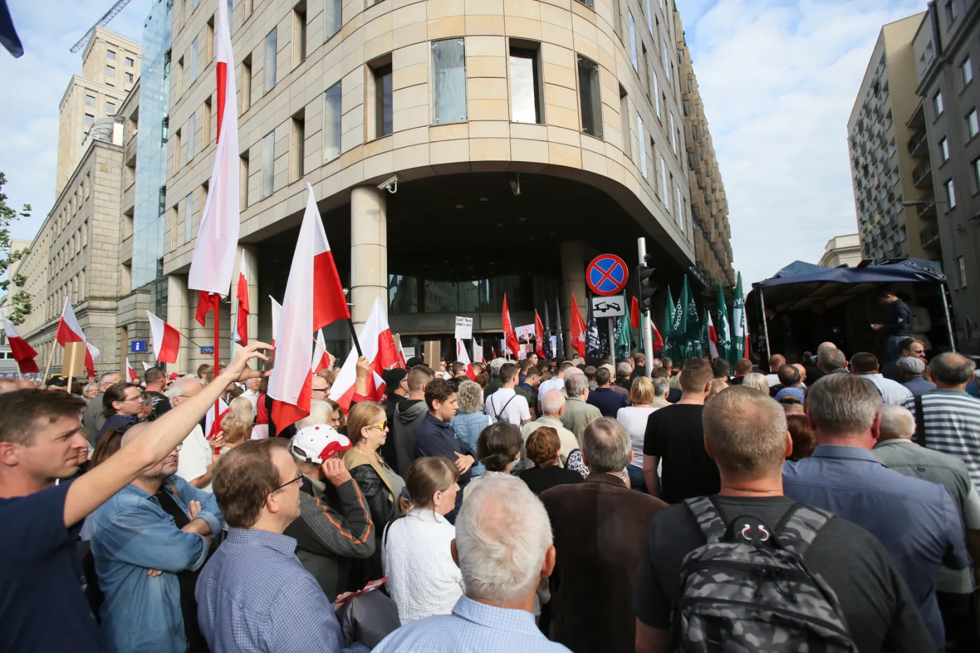 10339557-pikieta-narodowcow.jpg