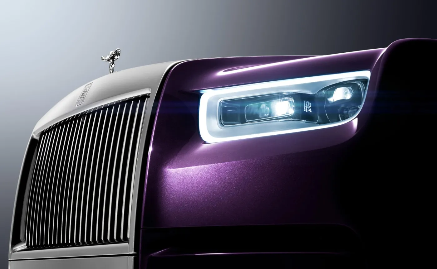 Rolls-Royce Phantom ujawniony. Tak wygląda nowy król luksusowych limuzyn [MAMY ZDJĘCIA]