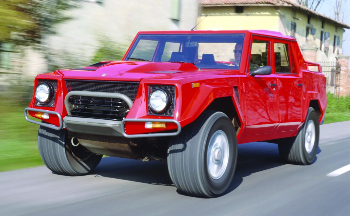 10635244-lamborghini-lm-002.jpg