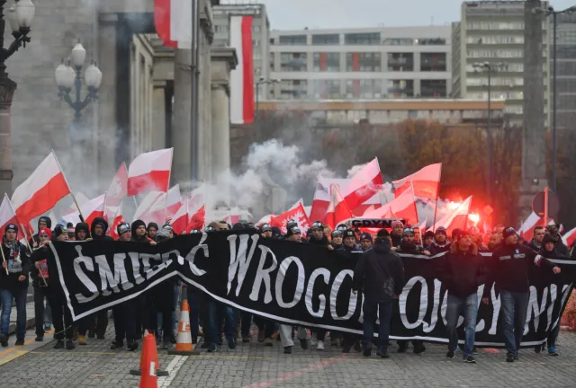 Marsz Niepodległości w Warszawie. "PiS przeciera szlaki do rządów narodowców"