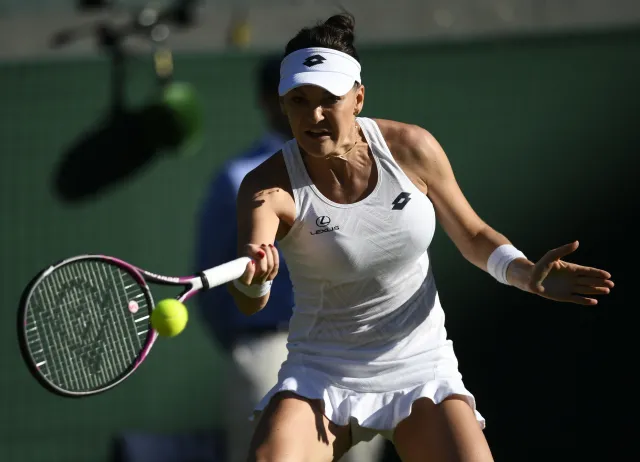 Ponad dwie i pół godziny gry oraz sześć obronionych piłek meczowych. Radwańska w 2. rundzie Wimbledonu