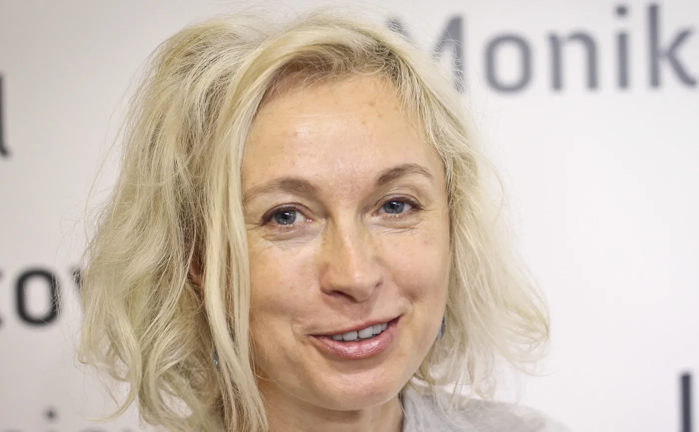 Gretkowska nie będzie już komentować polityki. „Chcę jak polscy pisarze, pisarki złocić własny pępek”