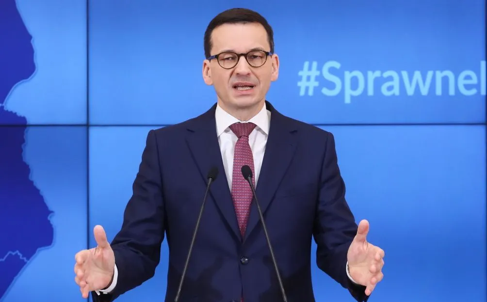 Morawiecki zapowiada cięcie nagród w rządzie. Neumann: To oszustwo, "koryto plus" w najlepszym wydaniu