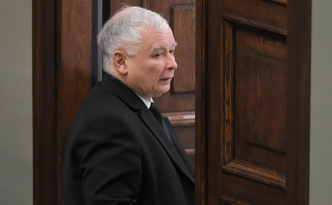 Kaczyński na konwencji PiS: Mówimy "nie" euro. Wałęsa: Niech powie swoim europosłom, żeby...