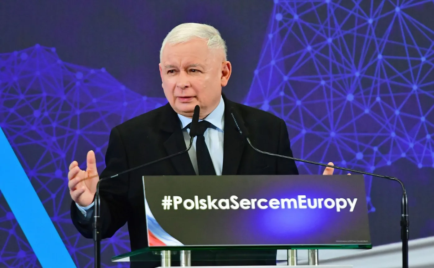 Z "ofensywą antykultury" PiS chce walczyć nawet solo. "O to, co jest w naszym najświętszym przekonaniu normalnością"