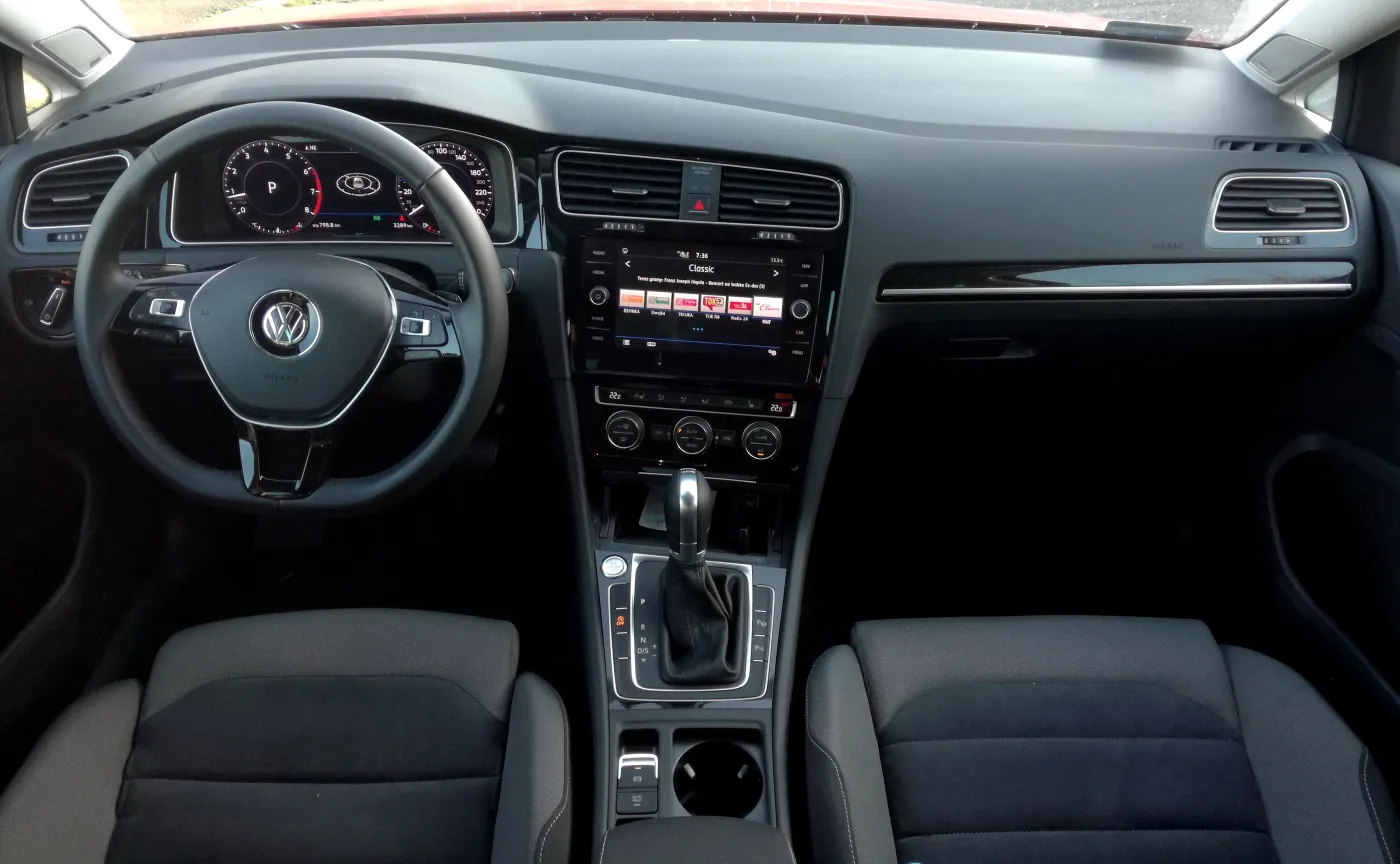 Volkswagen Golf VII dla porównania z nowym projektem 