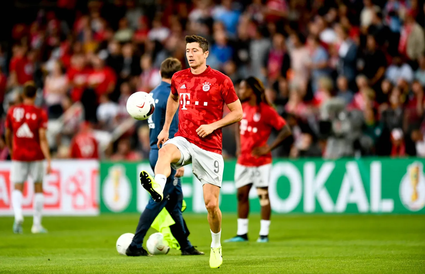 Lewandowski trzecim raz z rzędu królem strzelców? Utrzymanie w Bundeslidze celem Kownackiego i Gikiewicza