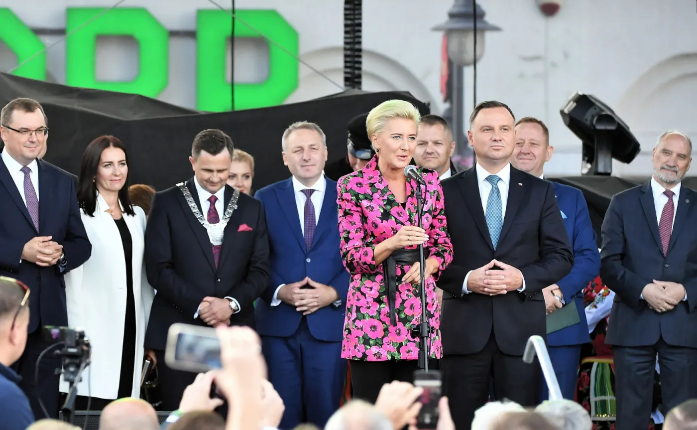 12600834-prezydent-z-malzonka.jpg