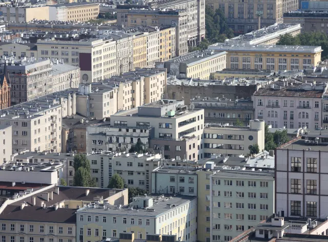 Polacy znowu kupują mieszkania za gotówkę. "Ceny rosną, ale inflacja też"