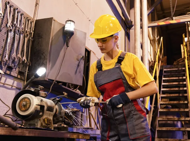PMI ukazał alarmujący obraz. Pogłębia się kryzys w polskim przemyśle
