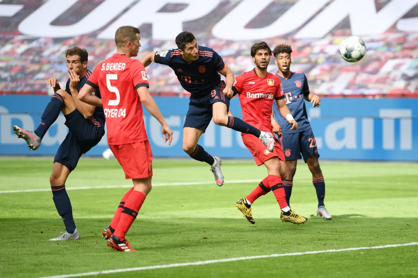 Piękny gol Lewandowskiego. Polak pobił rekord, ale w kolejnym meczu nie zagra