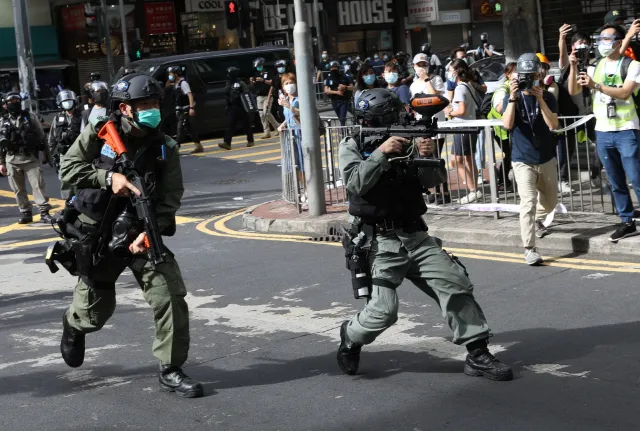 Wielkie protesty w Hongkongu. Policja użyła gazu, gumowych kul i armatki wodnej