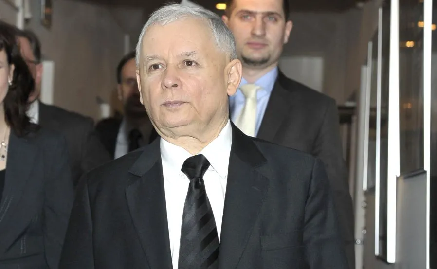 Kaczyński pisze do członków PiS. "Mamy dziś stan alertu"