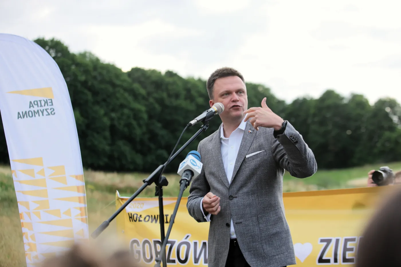 Hołownia wchodzi do Sejmu? Najnowszy SONDAŻ