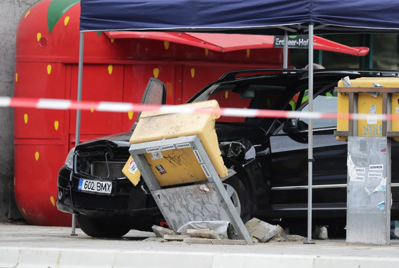 Samochód wjechał w ludzi w centrum Berlina. Są ranni
