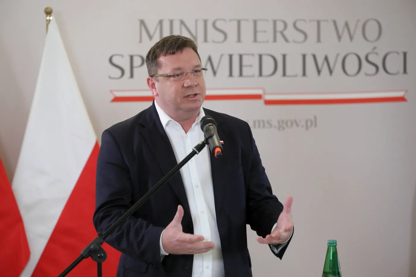 Wiceminister sprawiedliwości: Negocjujemy z PiS zmiany w rządzie