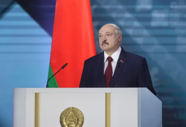 Łukaszenka: Skłaniam się ku opinii, że ktoś mi tego koronawirusa podrzucił