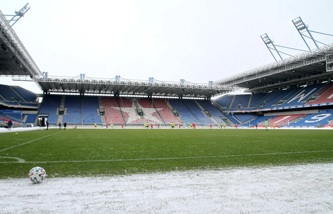 Ekstraklasa: Kluby chcą kibiców, ale nie za wszelką cenę