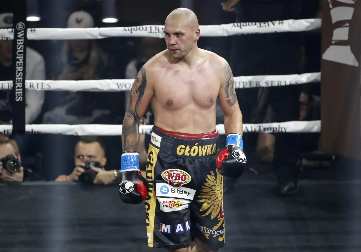 Głowacki znokautowany w 6. rundzie. Okolie mistrzem świata WBO