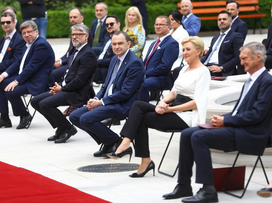 Talia na celowniku! Agaty Dudy przepis na stylowy sukces